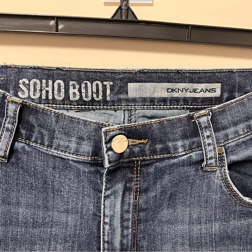 DKNY 12 petite light wash jeans